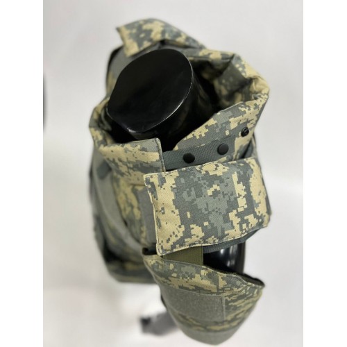 Военный бронежилет пиксельный с плитами в Люберцах